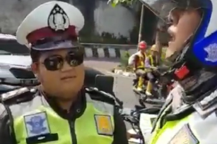 Polisi gadungan tertangkap tangan