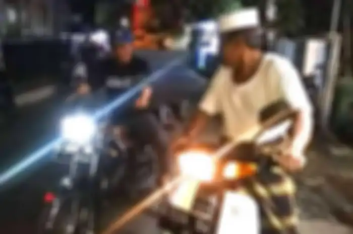 Ustaz Yusuf Mansyur belikan motor RX-King untuk mertua