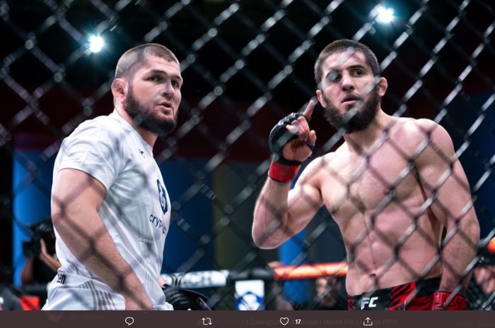 Islam Makhachev (kanan) punya alasan menarik soal takkan hadapi jagoan UFC yang belum pernah kalah, Shavkat Rakmonov.