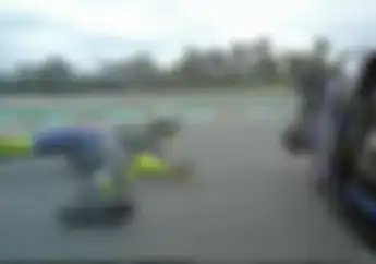 Brak... Sudah Nyaman di Posisi 2, Valentino Rossi Malah Crash di Lap ke-14