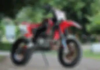 Pindah Agama, Kawasaki KLX 150 Ini Pakai Baju Honda CRF