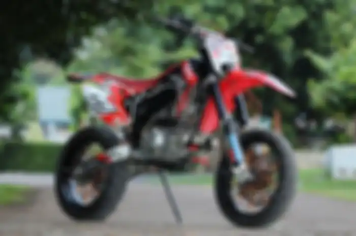 Kawasaki KLX 150 Dimodif Bergaya Supermoto