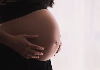 Heboh Hamil di Waktu yang Sama, 9 Suster Rumah Sakit Ini Mendadak Viral Gara-gara Diduga Bakal Melahirkan Bersamaan!