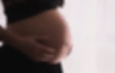 Mengira Sakit Ginjal Karena Perutnya Terus Sakit, Wanita Ini Ternyata Hamil dan Justru Melahirkan Bayi