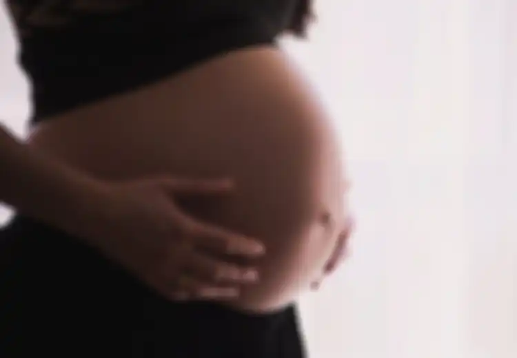 Mengira Sakit Ginjal Karena Perutnya Terus Sakit, Wanita Ini Ternyata Hamil dan Justru Melahirkan Bayi
