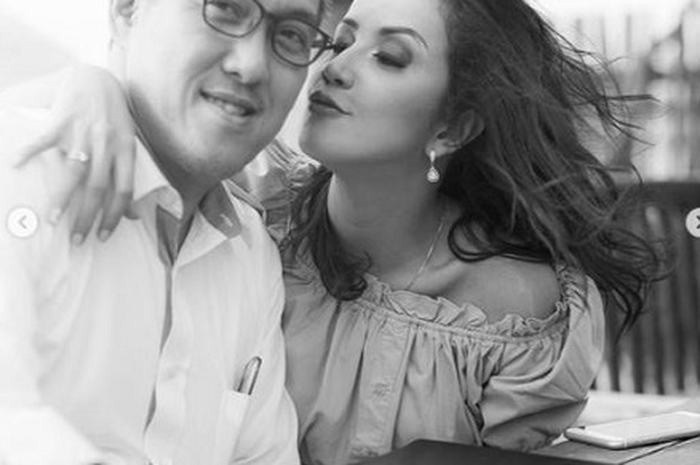 Kemesraan Andi Soraya dan sang suami, Andi Ali Gaffar setelah menikah