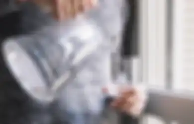 Bisa Bikin Pendek Umur! Mulai Sekarang Stop Minum Air Hangat Tip Hari Jika Tak Ingin Hal Mengerikan Menimpa Organ Penting Dalam Tubuh Ini