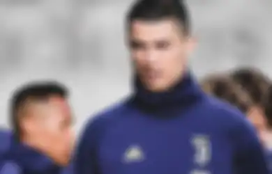 Dinyatakan Positif Covid-19 Setelah 6 Kali Swab Test, Gimana Kondisi Cristiano Ronaldo Sekarang?