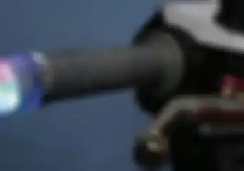 Pasang Lampu Lampu di Handle Setang Sekaligus Sebagai Balancer