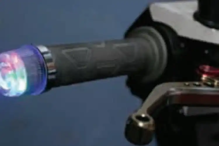 Pasang Lampu Lampu di Handle Setang Sekaligus Sebagai Balancer