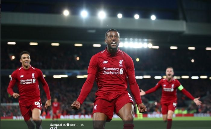 Bek Liverpool, Trent Alexander-Arnold (kiri), melakukan selebrasi bersama Georginio Wijnaldum dalam semifinal leg kedua Liga Champions kontra Barcelona, Selasa (7/5/2019)