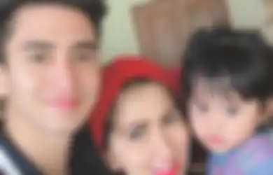 Venna Melinda Bagikan Fotonya Saat Masih Kuliah, Warganet Sebut Kecantikannya Mirip Vania
