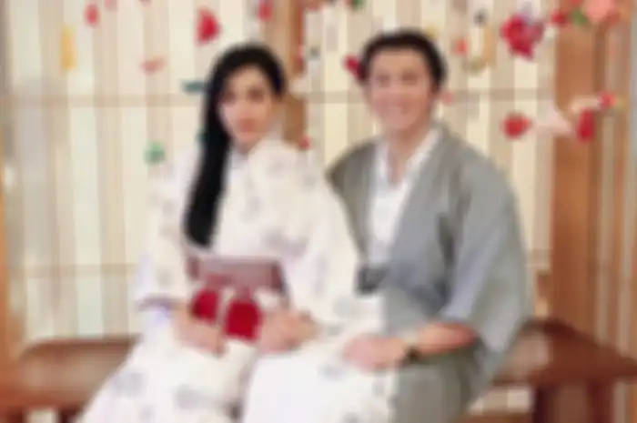 Syahrini dan Reino Barack 
