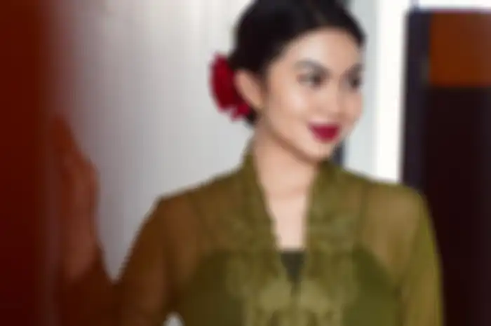 Perbedaan Lontorso dan Bustier dalaman kebaya