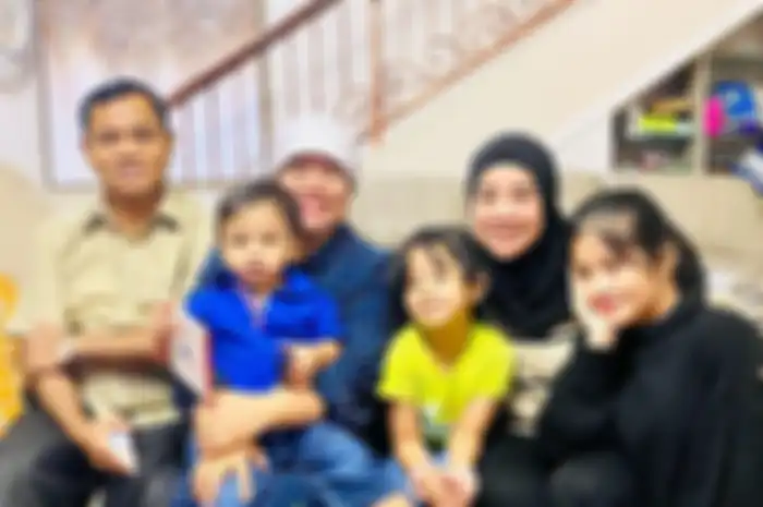 Potret pertemuan mantan istri Doddy Sudrajat, Puput saat datangi kediaman H. Faisal.