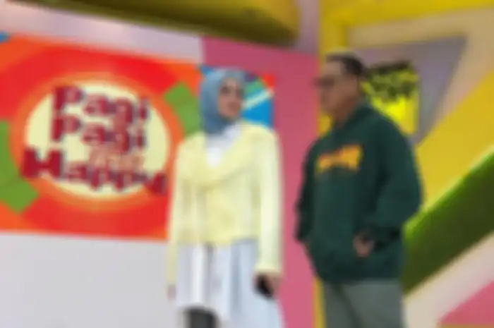 Penampilan pertama Nikita Mirzani di tv setelah berhijab bersama Uya Kuya