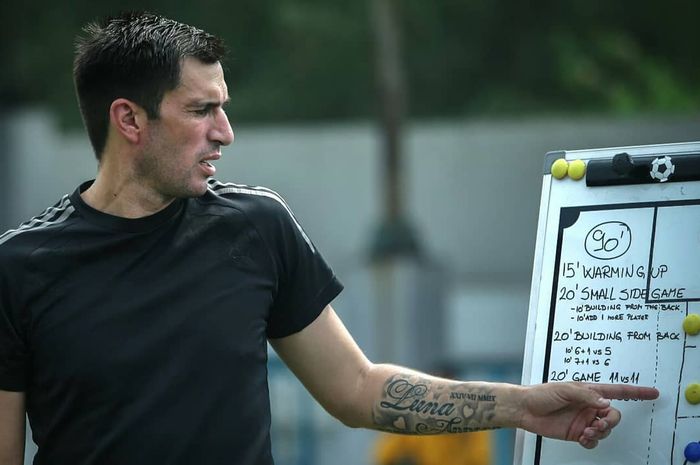 Vladimir Vujovic saat menjadi pelatih PSIM Yogyakarta.