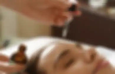 7 Alasan Remaja Wajib Pakai Skincare Berkandungan Niacinamide Sekarang
