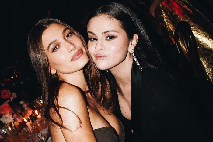 Selena Gomez dan Hailey Baldwin 