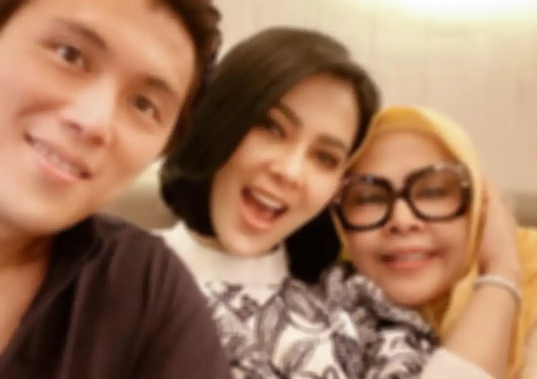 Keluarga Syahrini 
