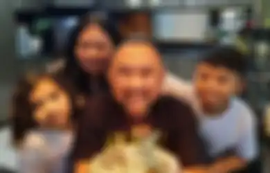 Jarang Tampil di Layar Kaca, Ini Sosok Seruni Purnamasari yang Digugat Cerai Ronal Surapradja Setelah 14 Tahun Menikah, Gaya Parentingnya Dipuji Banyak Orang
