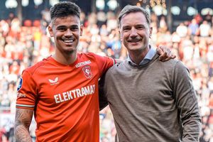 Bursa Transfer - Penakluk Man City dan Liverpool Sepakat Datangkan Mees Hilgers, FC Twente Bingung!