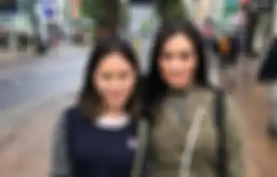 Sang Ibu Sandang Status Biduan Bergaya Sosialita, Putri Iis Dahlia Ternyata Tak Malu Berjualan di Pinggir Jalan Raya, Penampilannya yang Sederhana Jadi Sorotan