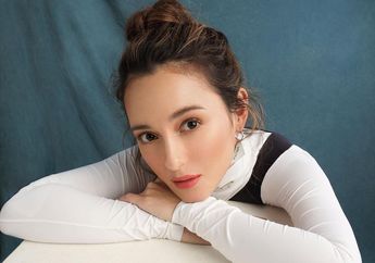 Definisi Cantik dan Berkelas, Julie Estelle Pukau Netizen dalam Pemotretan Terbaru Berbalut Prada!