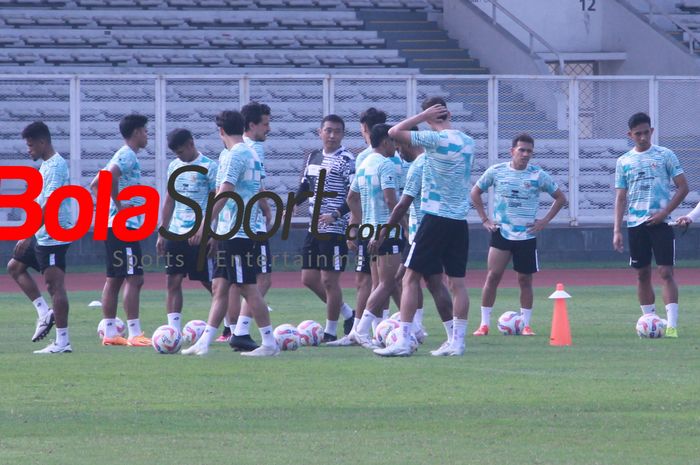 Pemain timnas Indonesia berlatih dI Stadion Madya, Senayan, Jakarta Pusat, Jumat (31/5/2024).