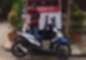 Wow! Jual Bensin Eceran di Daerah Ini Untungnya Bisa Buat Beli Baju Lebaran Bro!