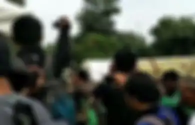 Innalillahi, Jenazahnya Diiringi oleh Ratusan Ojek Online, Artis Tiga Zaman Ini Ternyata Sempat Minta Makanan Murah Ini Sebelum Meninggal Dunia