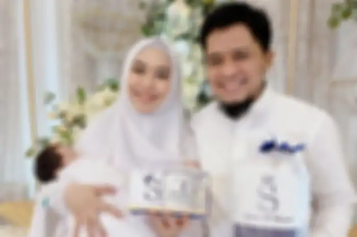 Oki Setiana Dewi menggelar acara aqiqah untuk putra keempatnya, Sulaiman Ali Abdullah.