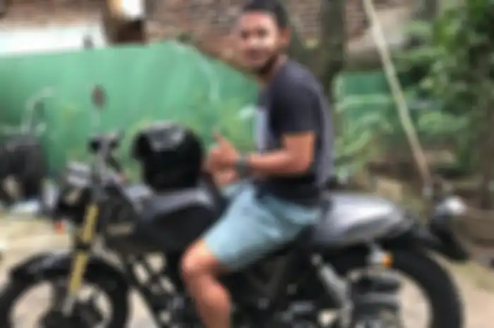 Gian Zola dan motor cafe racernya