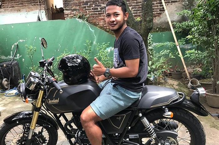 Gian Zola dan motor cafe racernya
