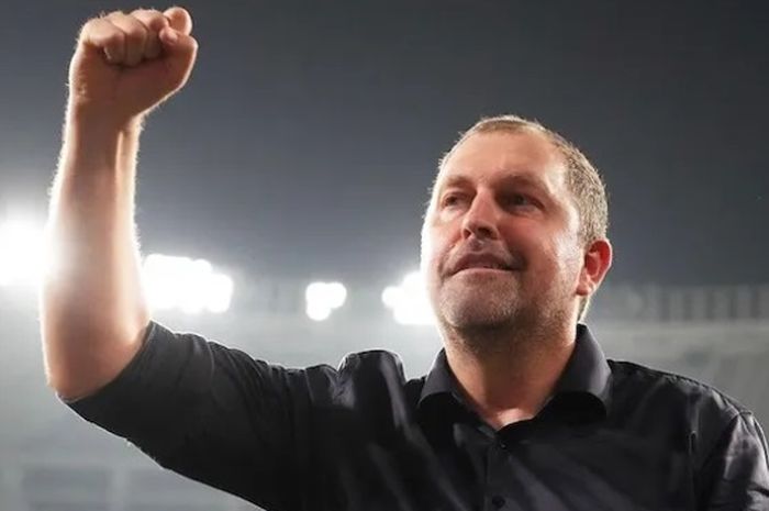 Pelatih Timnas Malaysia Peter Cklamovski bertekad bisa segera mengakhiri kutukan tak pernah menang atas Vietnam lebih dari 10 tahun terakhir.
