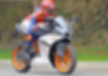 Daftar Powerwear Ini Wajib Dimiliki Penggemar KTM, Ready To Race!