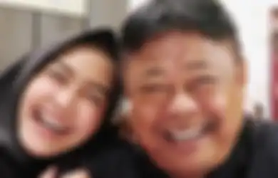 Minta Maaf Karena Tak Bisa Menemani Sang Ayah di Detik-detik Terakhirnya, Ria Ricis Singgung Mimpi Buruk, Sang YouTuber: Mohon Doa yang Tak Terputus