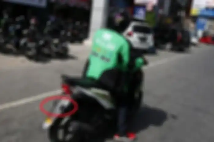 Ilustrasi pelat nomor motor hilang.