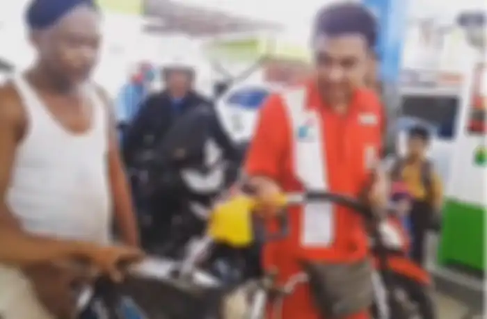Motor Suzuki Thunder 'jadi-jadian' isi bensin di Kalimantan.
