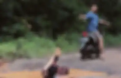 VIRAL Pasangan Muda Mudi Ciuman saat Naik Motor, Endingnya Ngenes