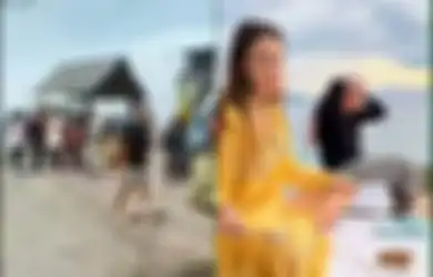 Setelah Kepergok Wisata Romantis di Sumbawa, Luna Maya Lagi-lagi Kegep Tengah Asik Berduaan dengan Hajimu, Intip Momen Keduanya Saat Menikmati Pemandangan di Pinggir Laut
