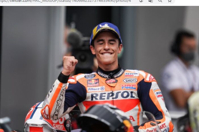 Pembalap Repsol Honda, Marc Marquez, ketika merayakan kemenangan MotoGP Jerman di Sachsenring, Minggu (20/6/2021).