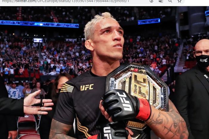 Juara kelas ringan UFC, Charles Oliveira.