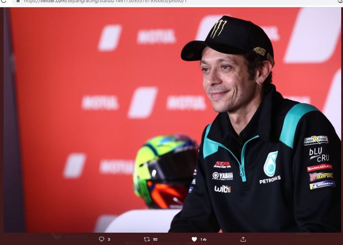 Legenda MotoGP, Valentino Rossi, saat masih berseragam Petronas Yamaha SRT pada MotoGP 2021. Setelah semusim bersama tim satelit Yamaha, Valentino Rossi memilih pensiun dari MotoGP.