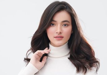 Kenakan Gaun Megah Dari Desainer Hian Tjen, Mawar Eva Tampil Maksimal Dalam Gala Premier Miracle in Cell No.7!