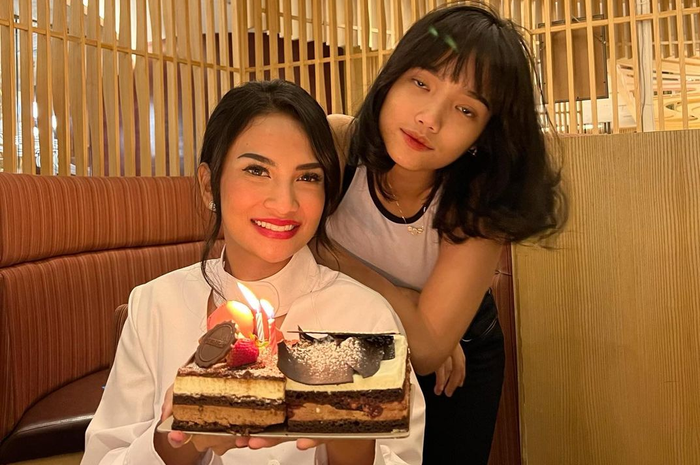 Vanessa Angel merayakan ulang tahun adik ipar