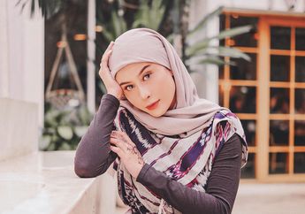 Kirim Bingkisan Berisi Wine Jelang Hari Lebaran, Awkarin Langsung Bikin Heboh Netizen hingga Tuai Banyak Hujatan: Ya Allah Netizenku Pinter!