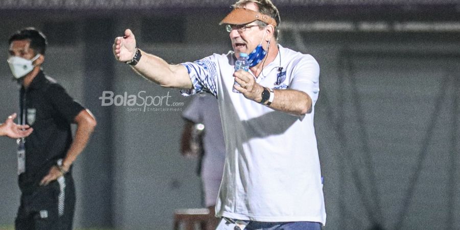 Robert Alberts Tak Ingin Komposisi Persib Jalani Perombakan Besar