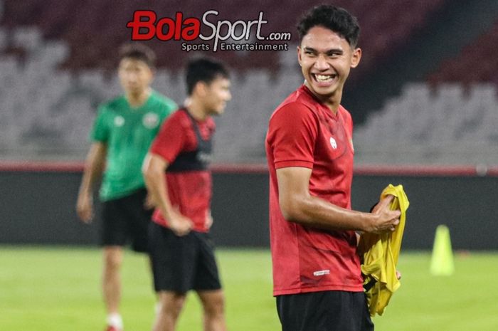 Marselino Ferdinan sedang berlatih bersama timnas Indonesia di Stadion Utama Gelora Bung Karno, Senayan, Jakarta, Rabu (11/10/2023).