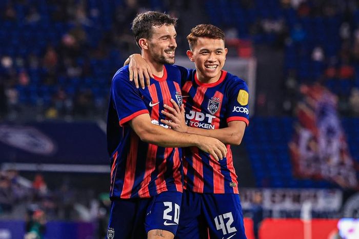 Pemain JDT, Juan Muniz, melakukan selebrasi setelah mencetak gol ke gawang Sabah FC, Sabtu (11/1/2025).